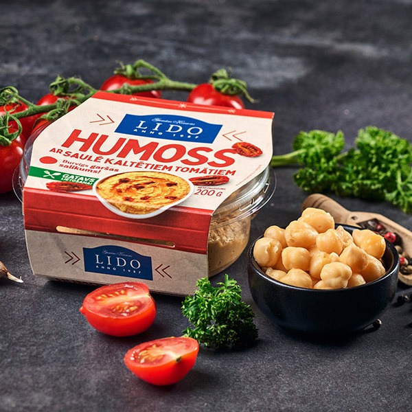 Humoss ar saulē kaltētiem tomātiem
