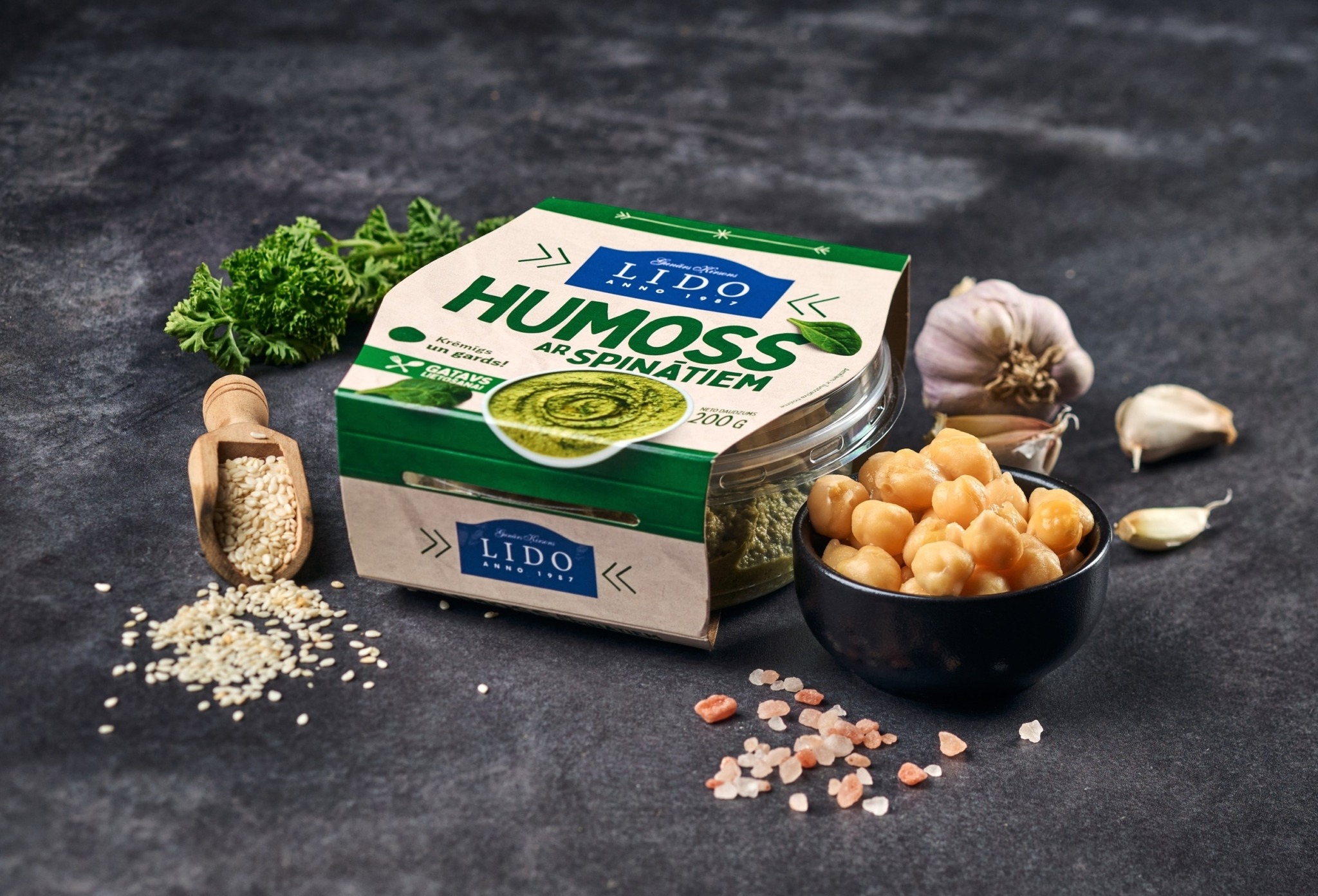 Humoss ar spinātiem