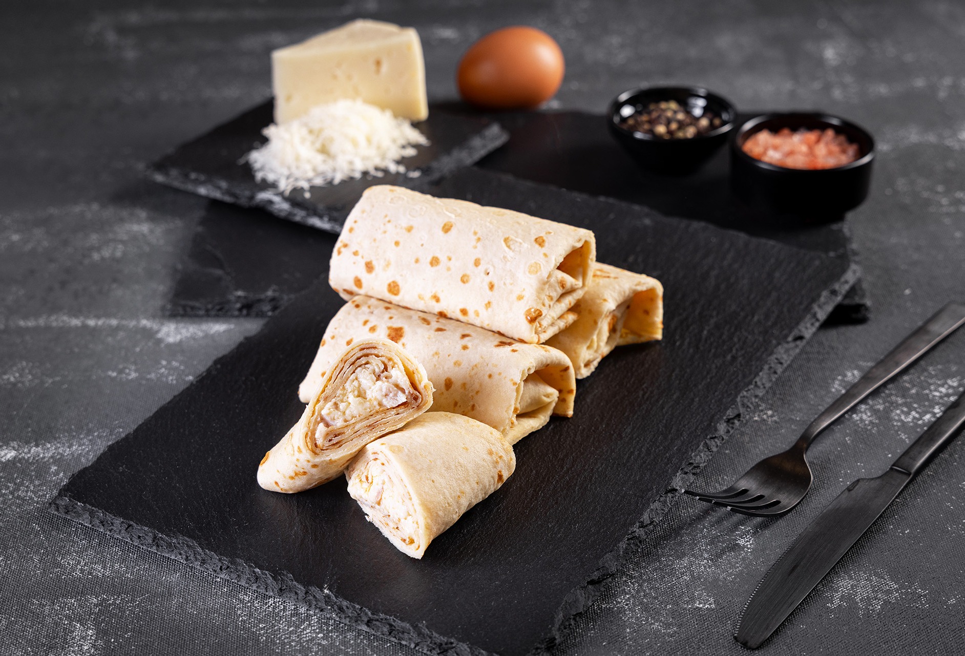 Pancakes with chicken and cheddar filling (4 pcs)